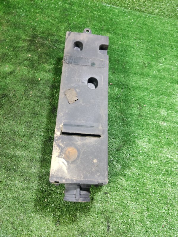 Корпус блока предохранителей Land Rover Discovery 2006 3