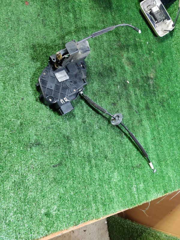 Замок двери Land Rover Discovery 2006 3