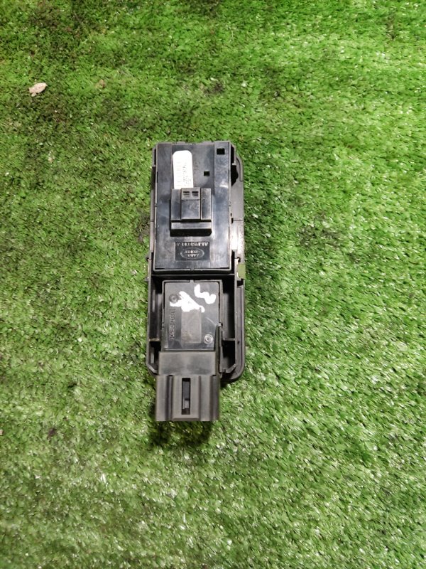 Кнопка стеклоподъемника Land Rover Discovery 2006 3