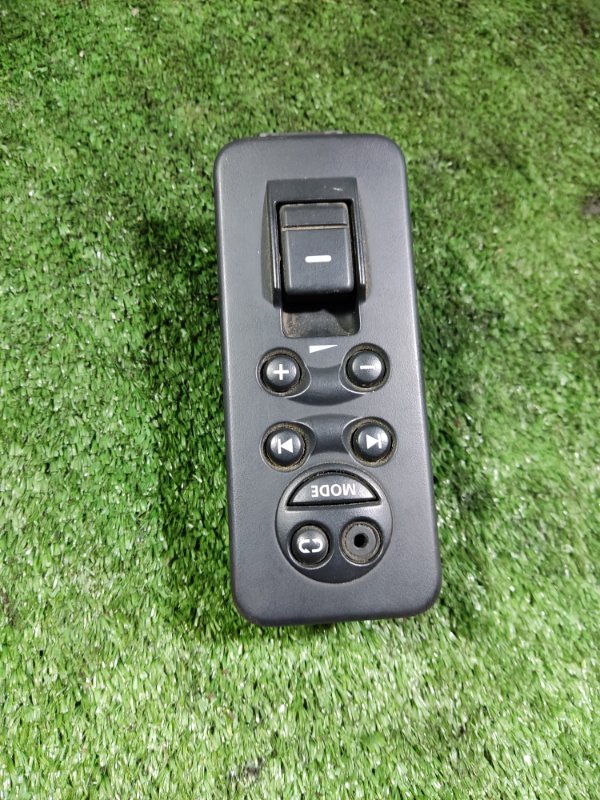 Кнопка стеклоподъемника Land Rover Discovery 2006 3