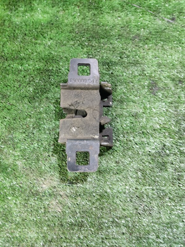 Замок капота Land Rover Discovery 2006 3