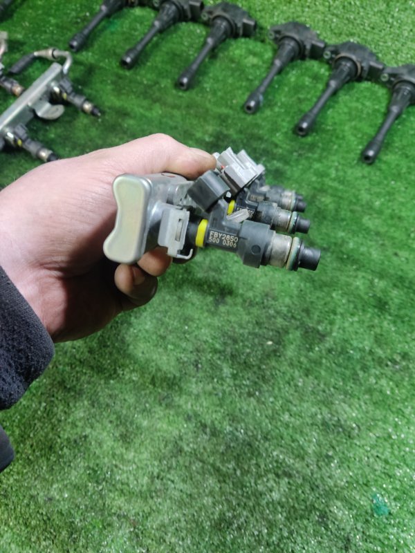 Рампа топливная с форсунками Nissan X-Trail T31