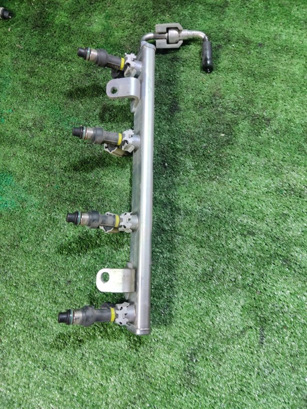 Рампа топливная с форсунками Nissan X-Trail T31