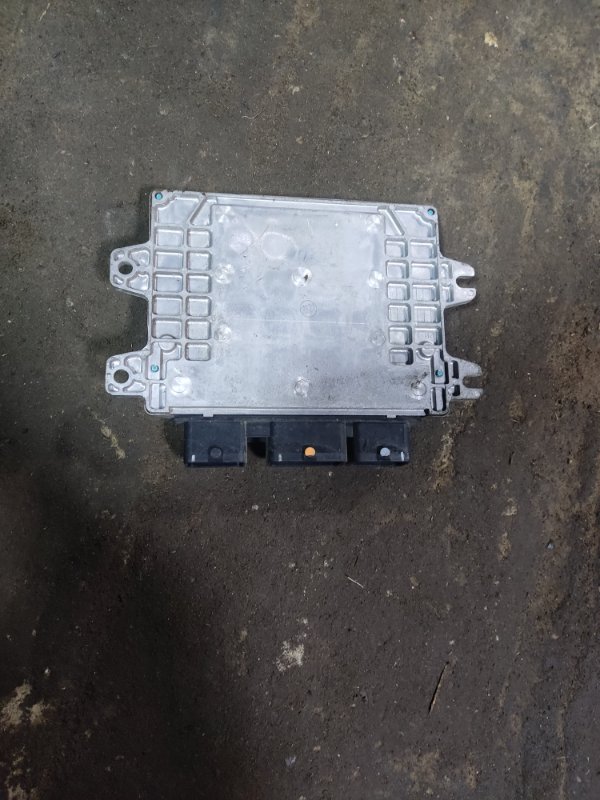 Блок управления двигателем Nissan Serena C25