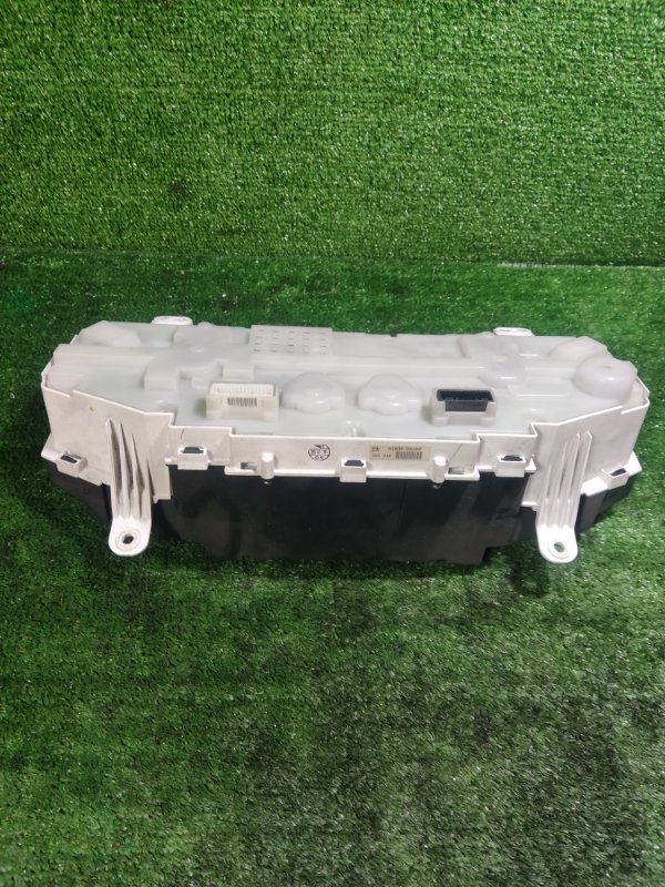 Панель приборов Toyota Land Cruiser 2008 200