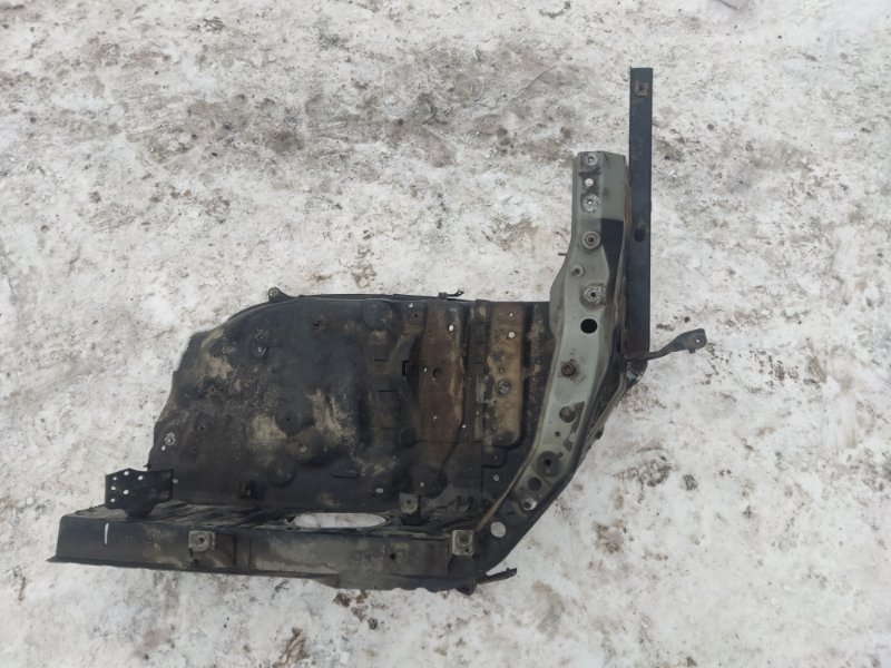 Кузовной брызговик Toyota Land Cruiser 2008 200
