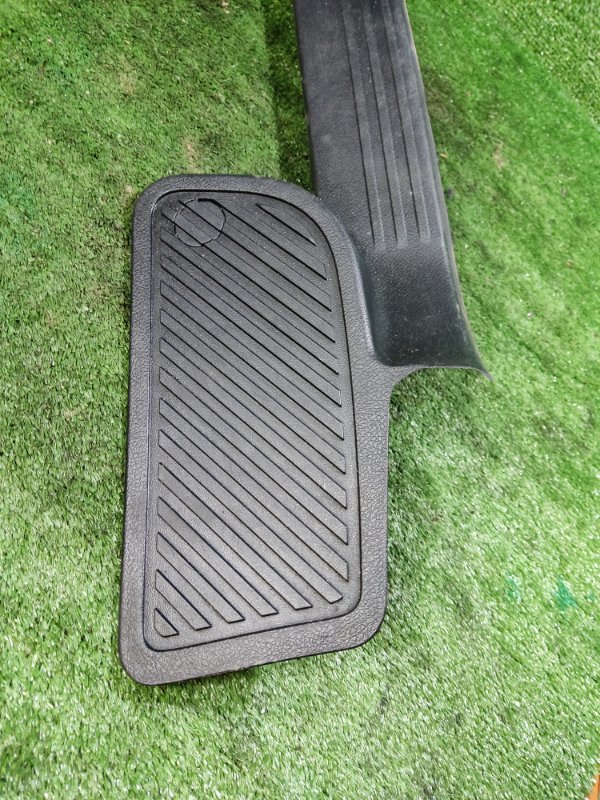Накладка порога Toyota Land Cruiser 2008 200