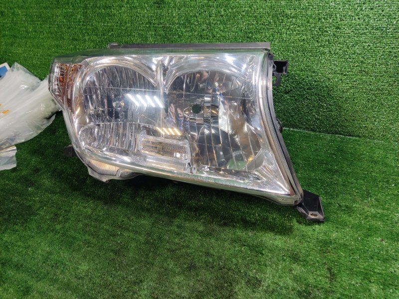 Фара правая Toyota Land Cruiser 2008 200