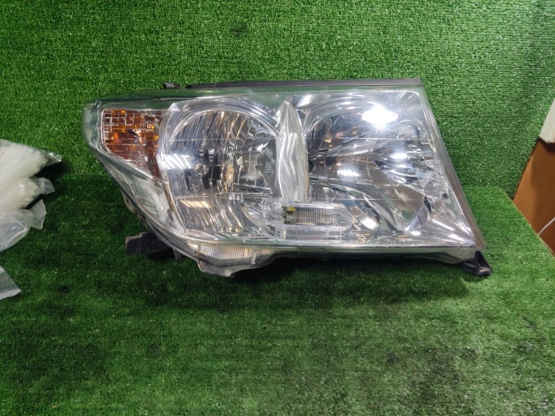 Фара правая Toyota Land Cruiser 2008 200