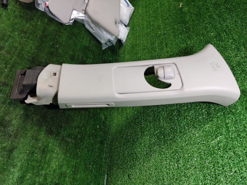 Накладка стойки Toyota Land Cruiser 2008 200
