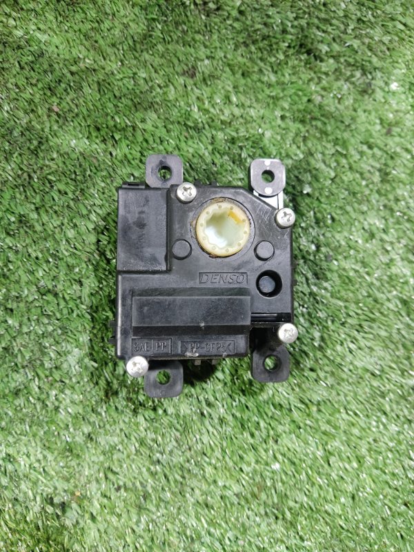 Сервопривод заслонки отопителя Toyota Land Cruiser 2008 200