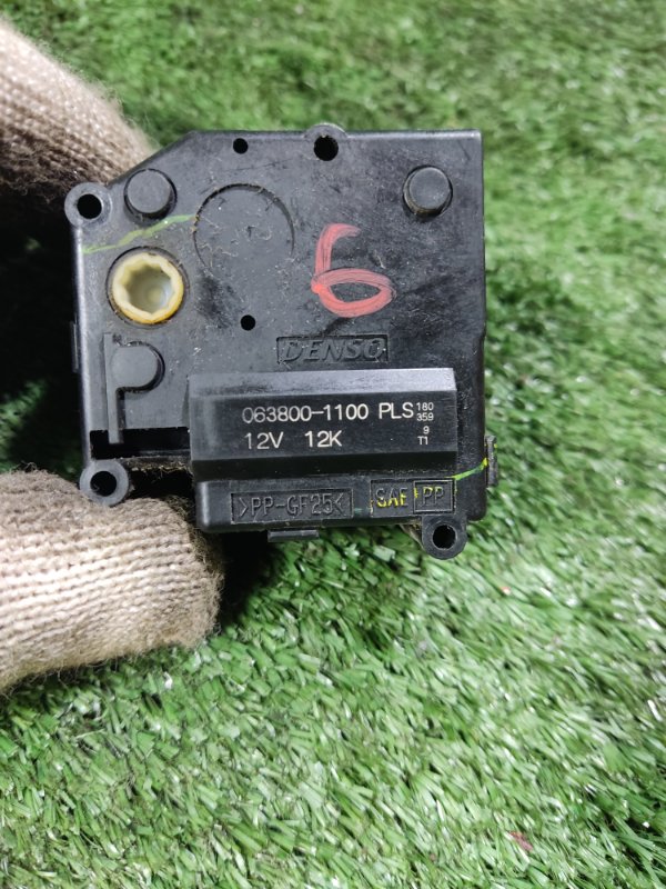 Сервопривод заслонки отопителя Toyota Land Cruiser 2008 200