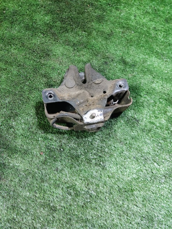 Замок капота Toyota Land Cruiser 2008 200