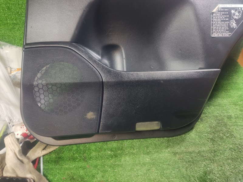 Обшивка двери Toyota Land Cruiser 2008 200