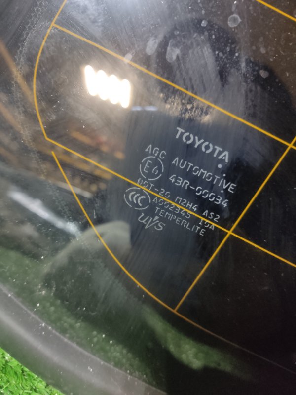 Стекло глухое заднее правое Toyota Land Cruiser 2008 200