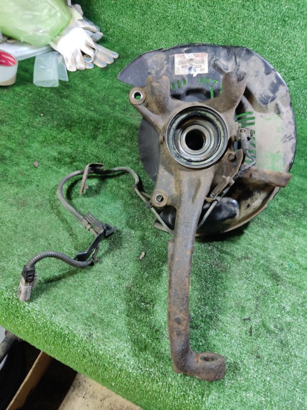 Кулак поворотный Toyota Land Cruiser 2008 200