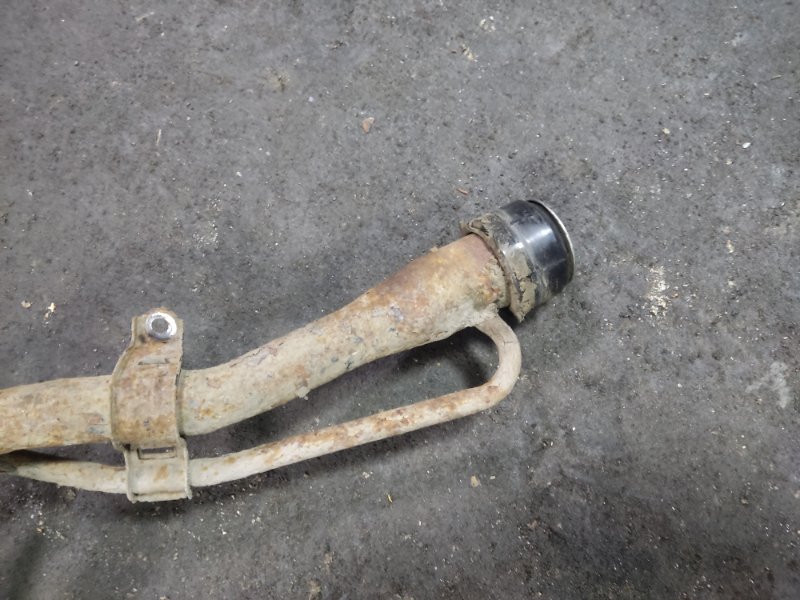 Горловина топливного бака Toyota Land Cruiser 2008 200