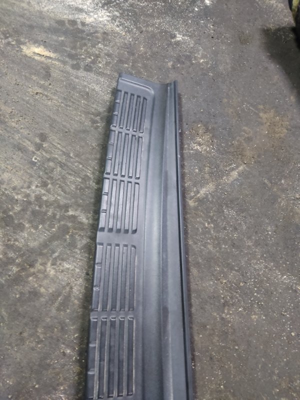 Накладка заднего бампера Toyota Land Cruiser 2008 200
