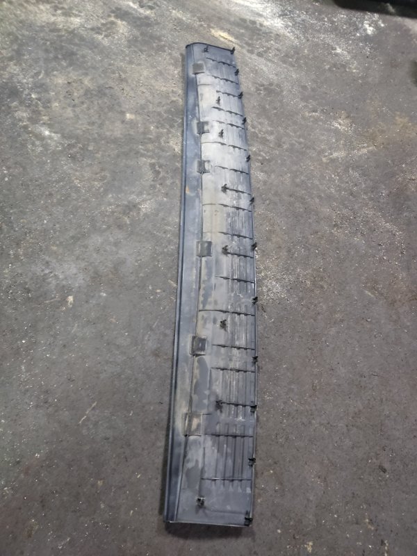 Накладка заднего бампера Toyota Land Cruiser 2008 200