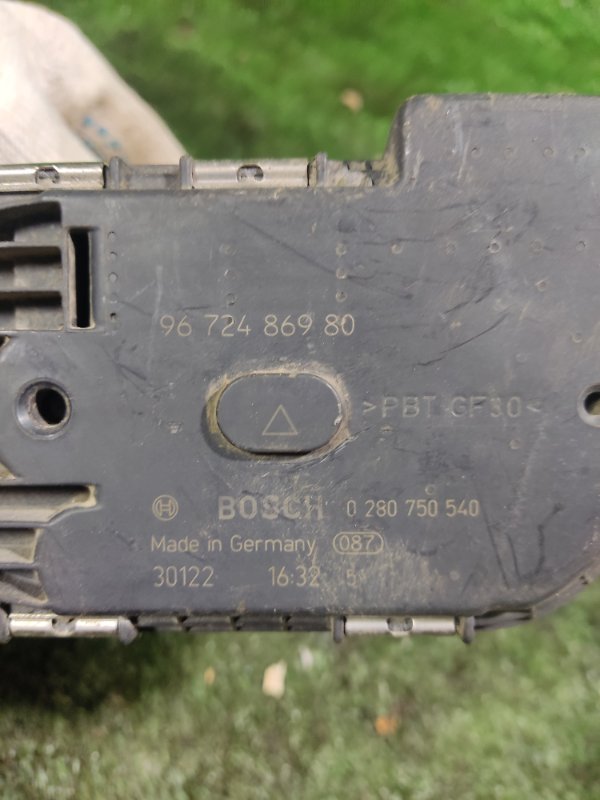 Дроссельная заслонка Peugeot 408