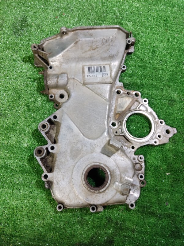 Крышка двигателя Toyota Corolla E120