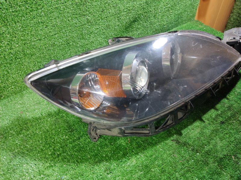 Фара правая Mazda Axela