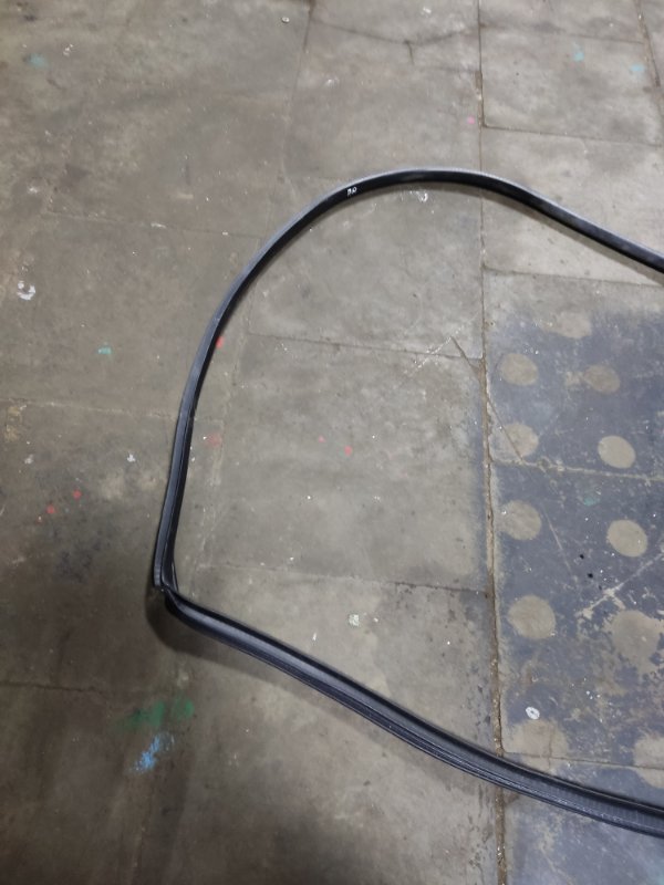 Уплотнитель дверного проема Jeep Grand Cherokee 2012 WK2