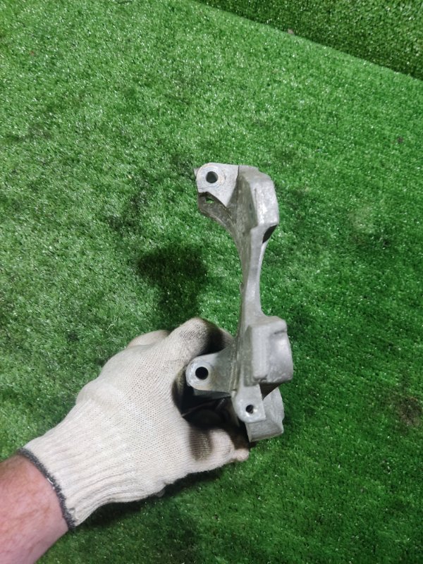 Кронштейн Nissan Tiida C11