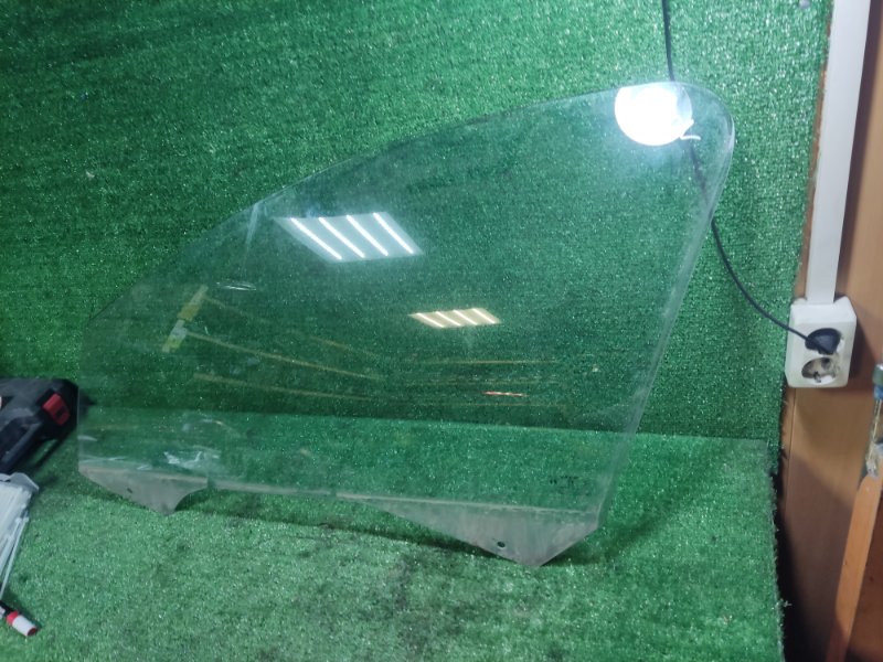 Стекло двери Peugeot 206 2008