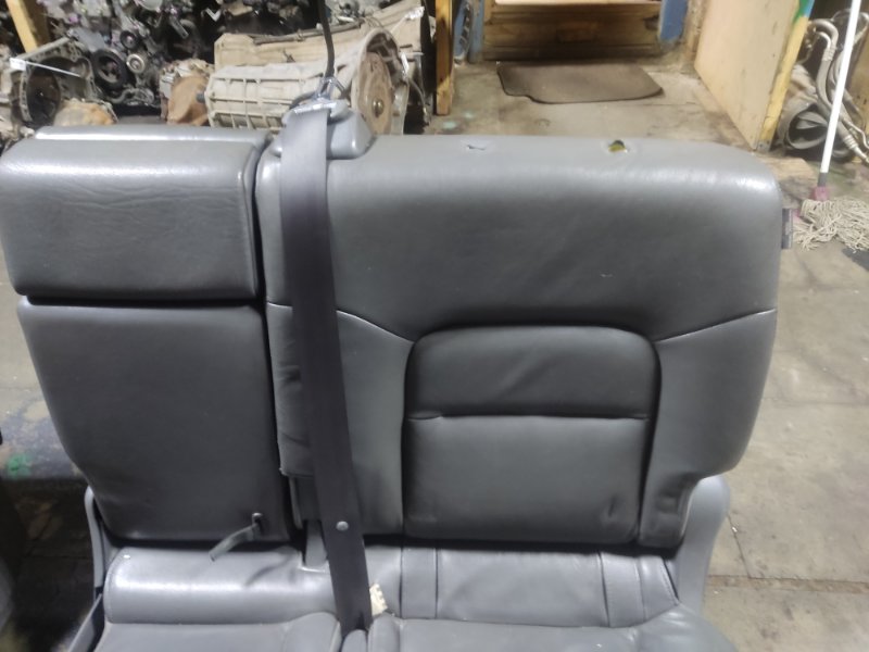 Задние сидения Toyota Land Cruiser 2008 200