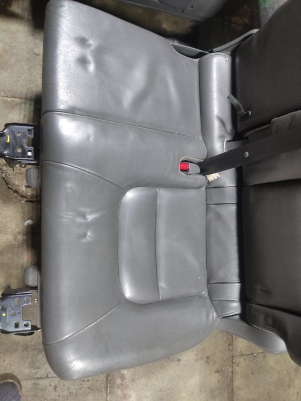 Задние сидения Toyota Land Cruiser 2008 200