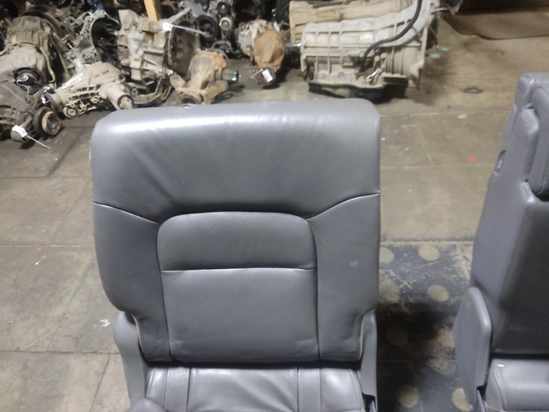 Задние сидения Toyota Land Cruiser 2008 200