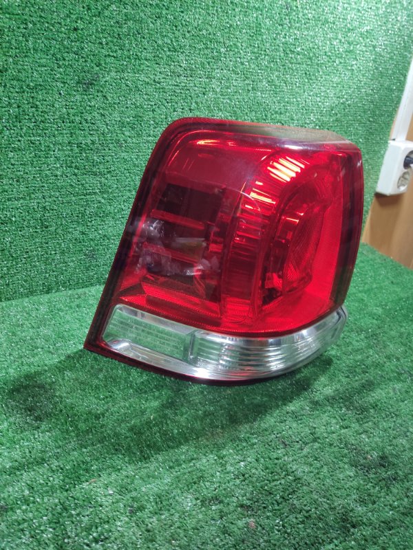 Фонарь задний левый Toyota Land Cruiser 2008 200