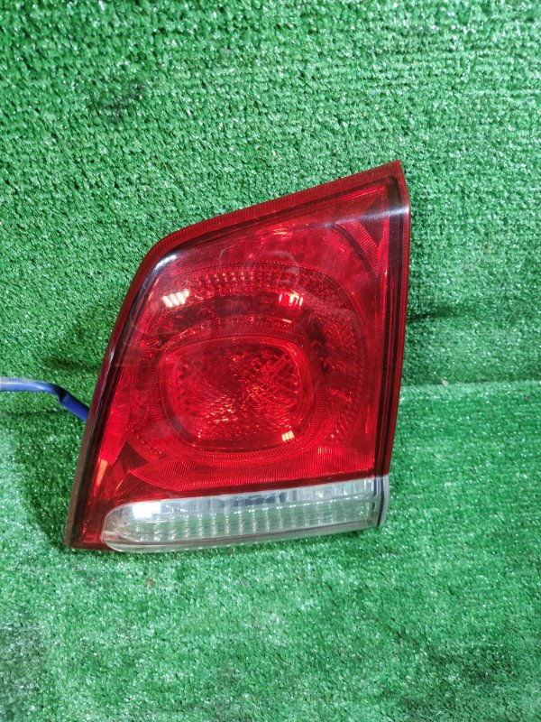 Фонарь внутренний Toyota Land Cruiser 2008 200