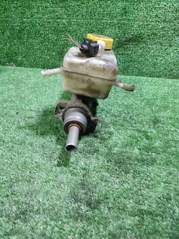 Главный тормозной цилиндр Volkswagen Polo 2006 4