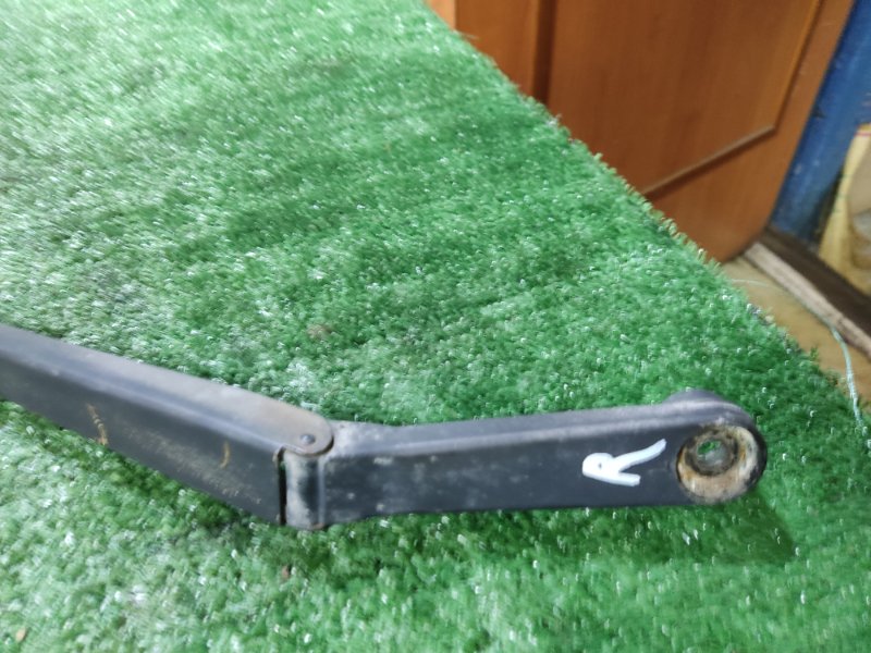 Поводок дворников Mazda Premacy 2000 CP