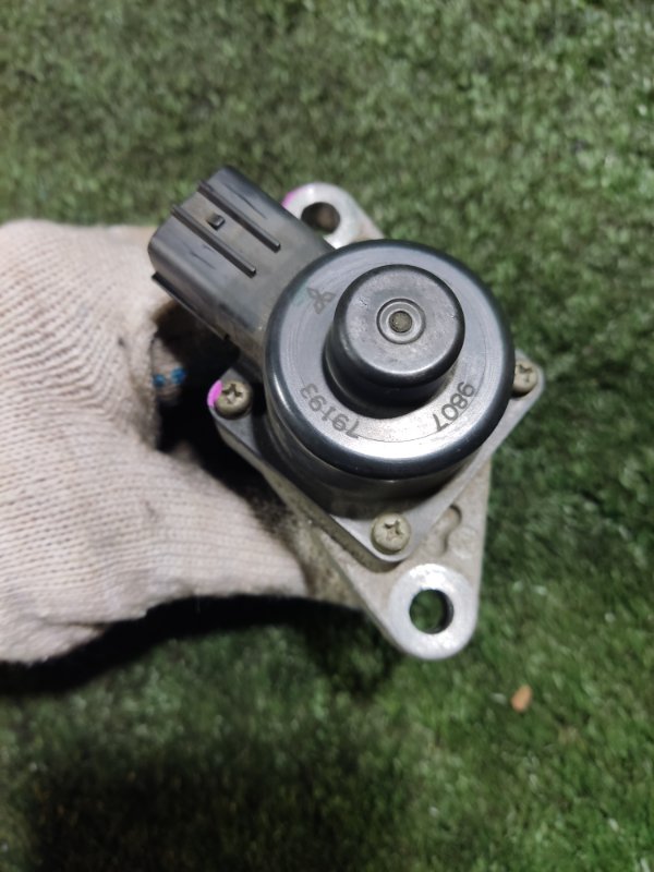 Клапан EGR Nissan Serena C25