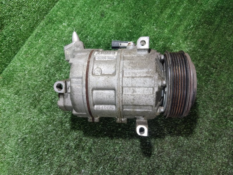 Компрессор кондиционера Nissan Qashqai J10