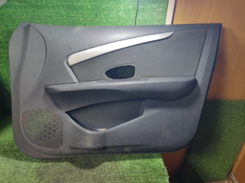 Обшивка двери Nissan Almera 2013 G15