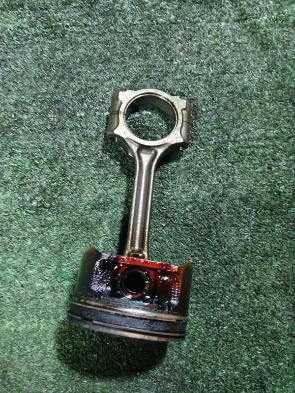 Поршень с шатуном Nissan Serena C26