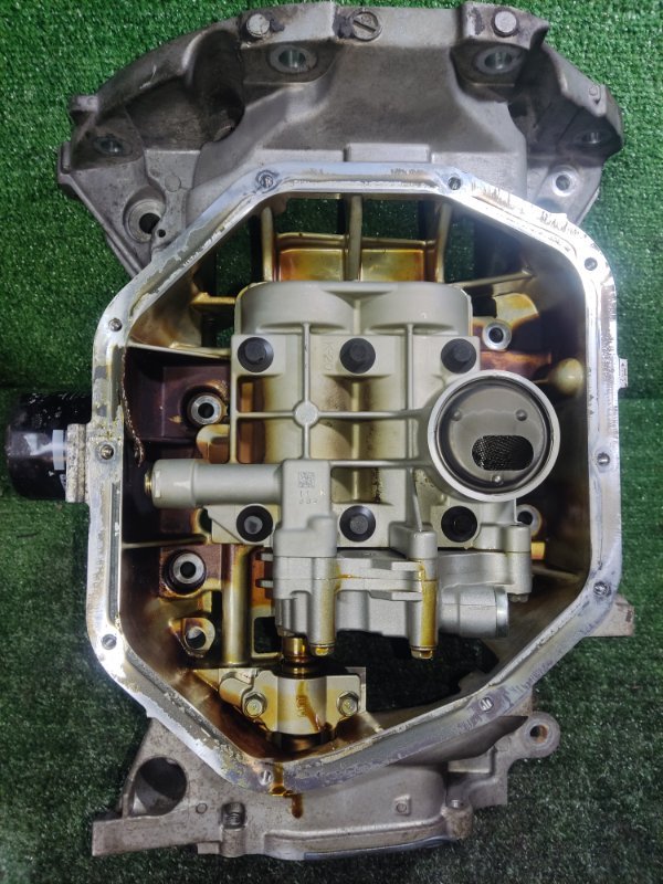 Поддон двигателя Nissan Serena C26