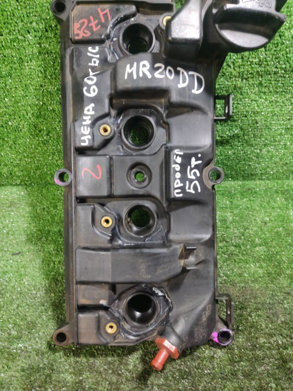 Клапанная крышка Nissan Serena C26
