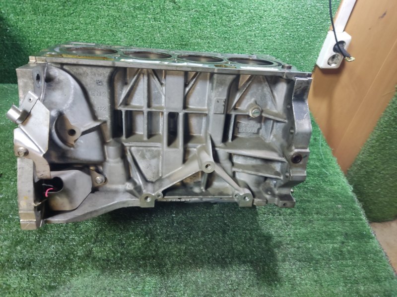 Блок цилиндров Nissan Serena C26