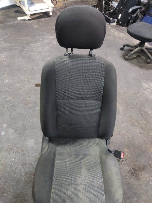 Сидение переднее правое Ford Focus 2005 1