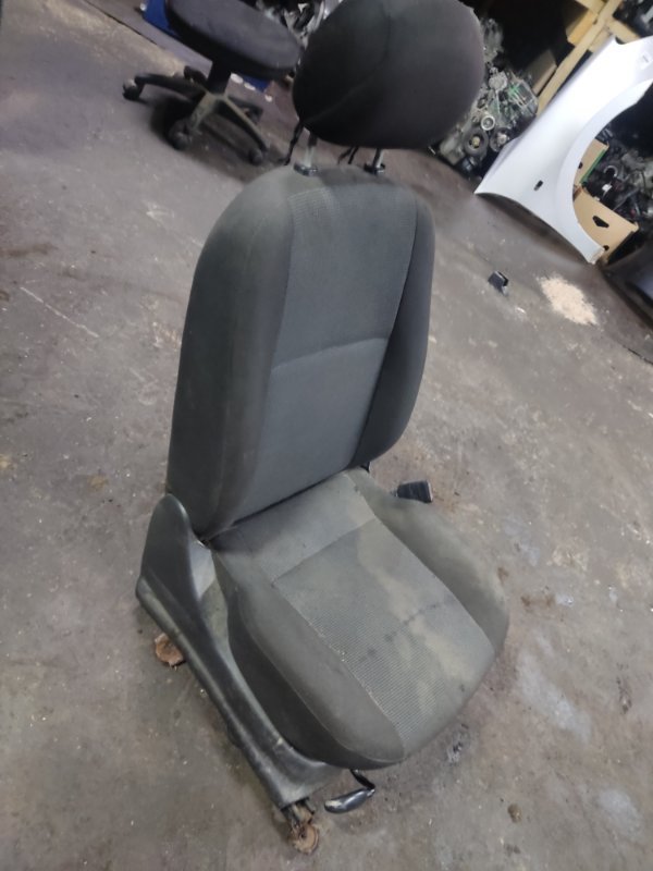 Сидение переднее правое Ford Focus 2005 1