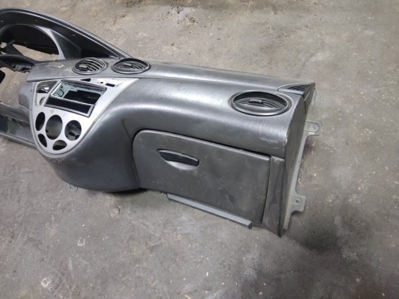Торпеда Ford Focus 2005 1