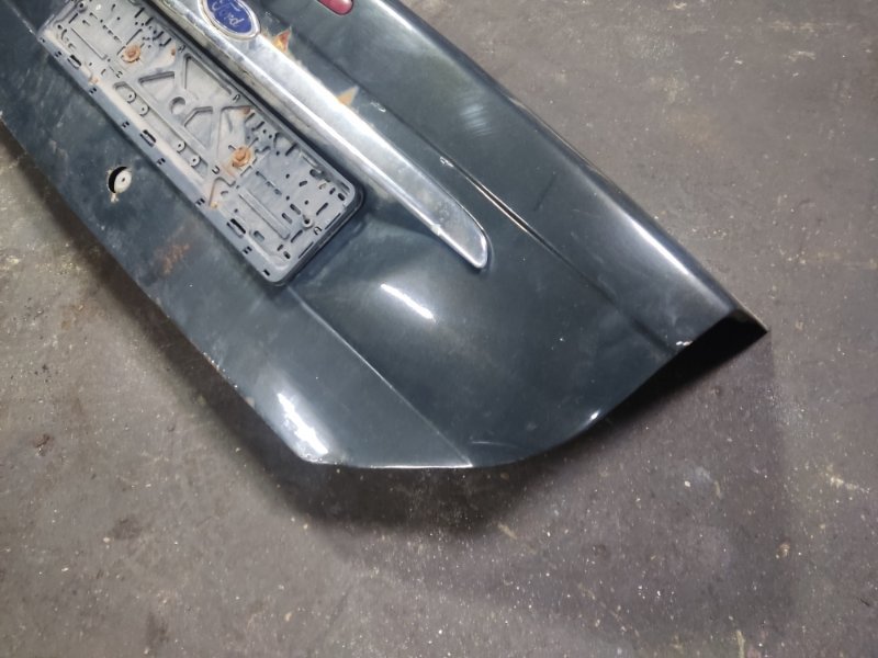 Крышка багажника Ford Focus 2005 1