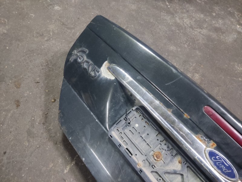 Крышка багажника Ford Focus 2005 1