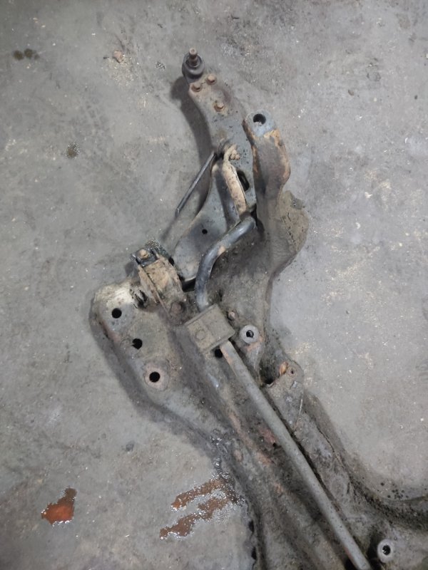 Подрамник Ford Focus 2005 1