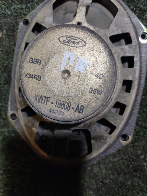 Динамик в дверь Ford Focus 2005 1